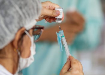 Araxá inicia vacina em pessoas com comorbidades entre 55 e 57 anos nesta terça (18)