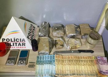 POLÍCIA MILITAR PRENDE AUTORES E APREENDE GRANDE QUANTIDADE DE DROGAS EM ARAXÁ/MG