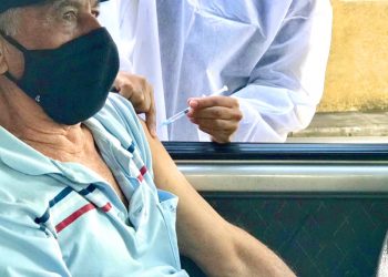 Araxá vacina a 2ª dose em idosos de 70+ na quinta