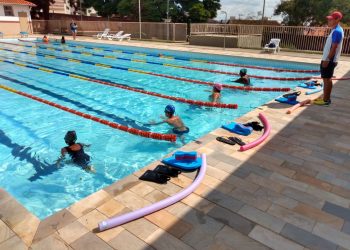 Centro Esportivo Álvaro Maneira promove aulas de natação