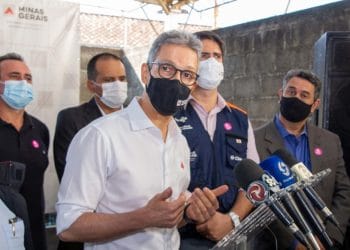 Romeu Zema alerta mineiros para evitar aglomeração no feriado de Corpus Christi