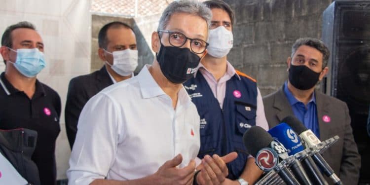 Romeu Zema alerta mineiros para evitar aglomeração no feriado de Corpus Christi