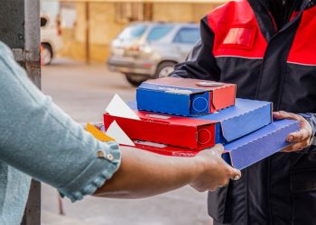 Delivery de alimentos e remédios durante 24h está liberado na Onda Roxa