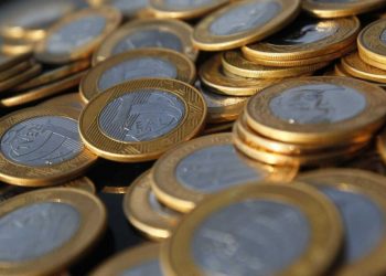 Governo propõe salário mínimo de R$ 1.147 em 2022, sem aumento real