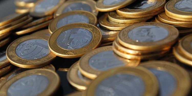 Governo propõe salário mínimo de R$ 1.147 em 2022, sem aumento real