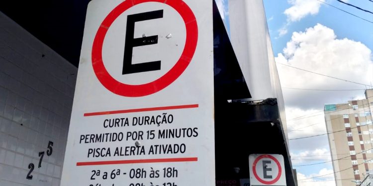 Estacionamento de curta duração é implantado na área central de Araxá