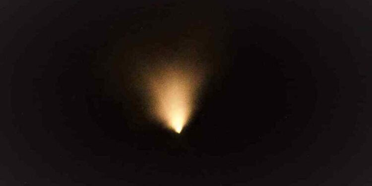 Foguete chinês descontrolado deve entrar na atmosfera no fim de semana