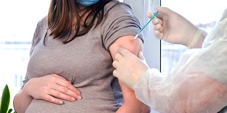 Araxá realiza vacinação em gestantes e puérperas com comorbidades nesta terça-feira (25)