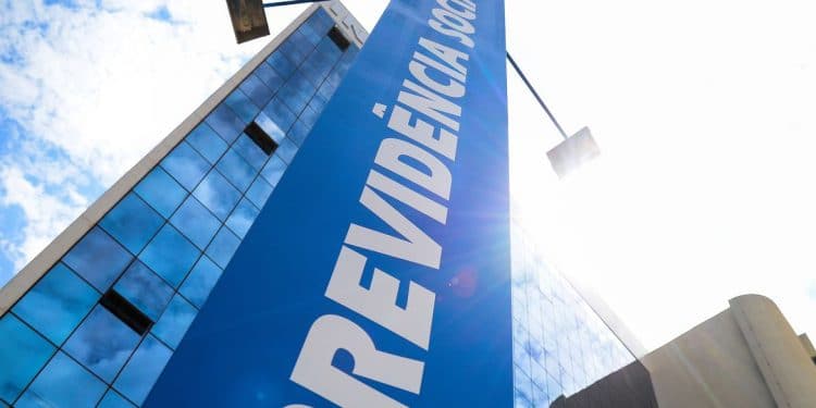 Prova de vida do INSS volta a ser obrigatória a partir de hoje