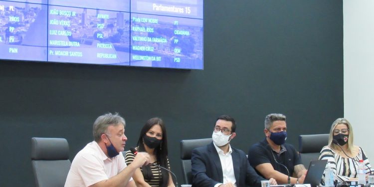 Presidente da Câmara Municipal Raphael Rios abre Legislatura 2021-2024 ao lado do prefeito Robson Magela