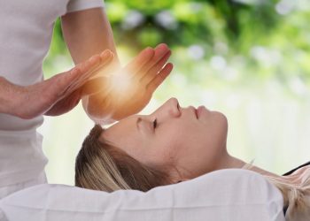 Descubra os benefícios do Reiki e ThetaHealing com Rayssa Nayara
