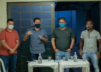 Reunião discute situação do ginásio do bairro Parque das Flores