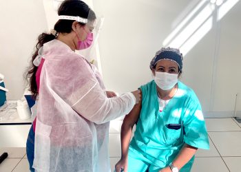 Araxá conclui aplicação das primeiras doses da vacina contra a Covid-19